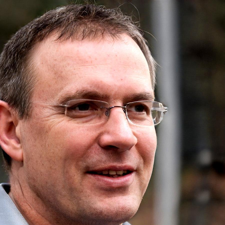 Portrait de Matthieu Bernardin, responsable du développement partenaires chez olirenqastovia